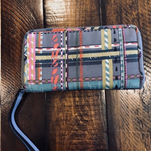 Vera Bradley Midtown City Plaid RFID zip around wallet wristlet - Picture 4 of 15